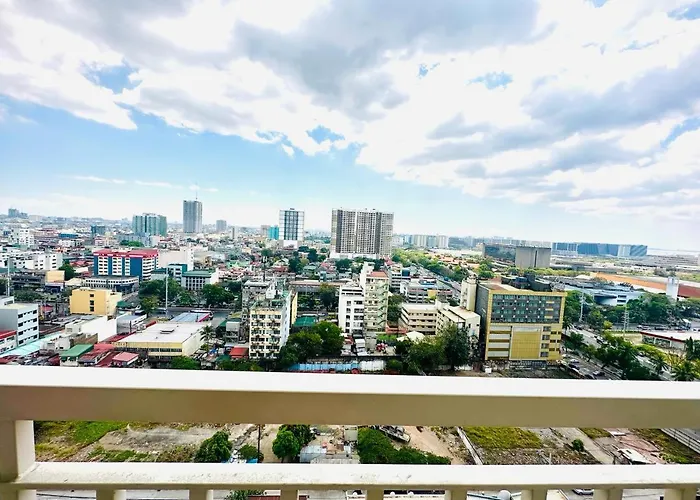 Cozy Two Bedroom Family Suites At Coast Residences Near Picc, Wtc & Moa