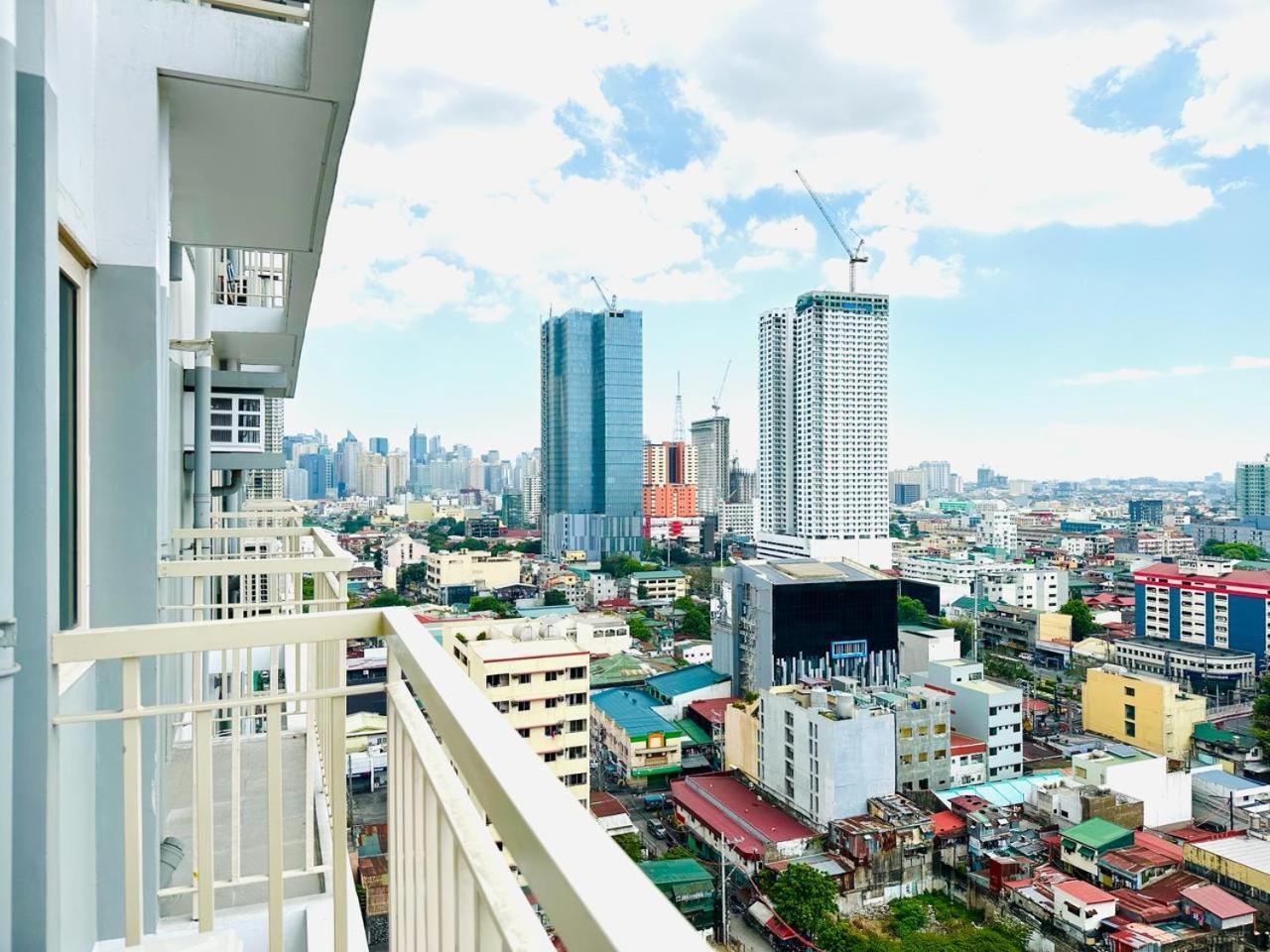 Cozy Two Bedroom Family At Coast Residences Near Picc, Wtc & Moa