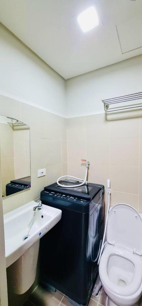 Cozy Two Bedroom Family At Coast Residences Near Picc, Wtc & Moa Manila
