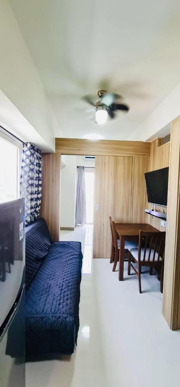 Cozy Two Bedroom Family At Coast Residences Near Picc, Wtc & Moa