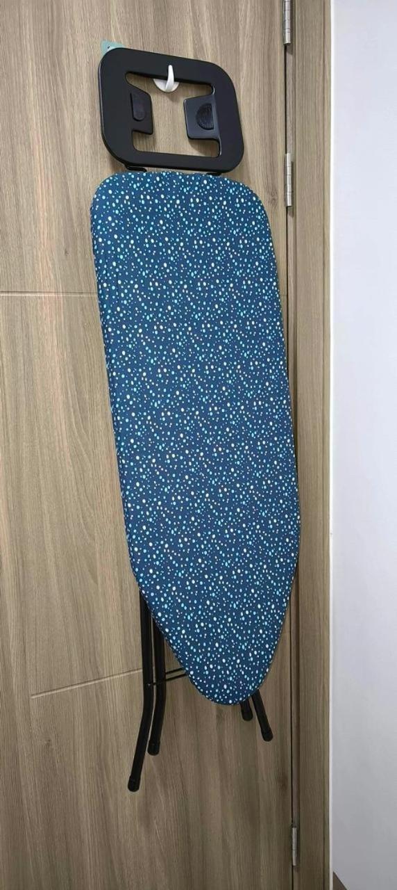 Apartment Cozy Two Bedroom Family At Coast Residences Near Picc, Wtc & Moa Manila