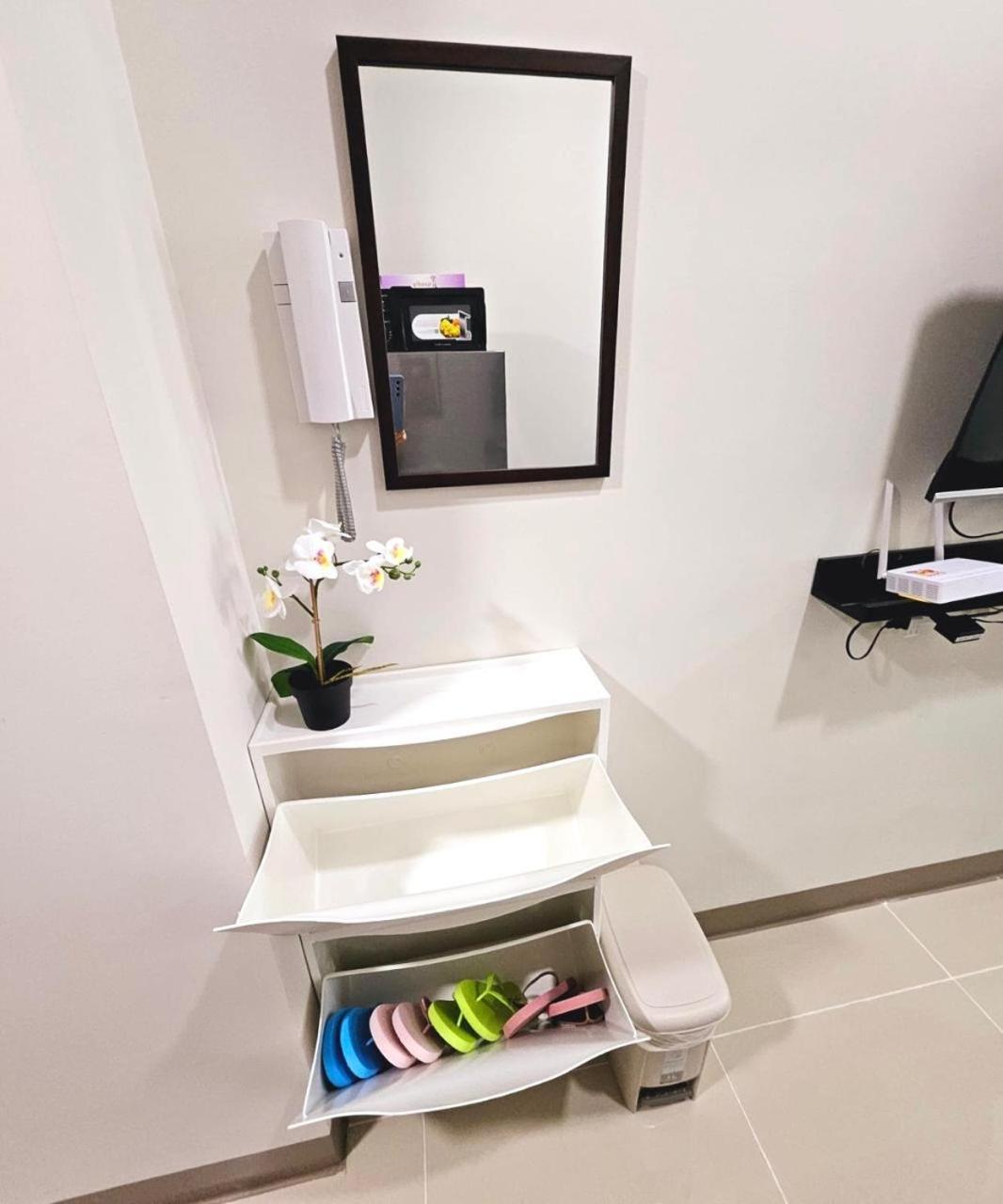 Cozy Two Bedroom Family At Coast Residences Near Picc, Wtc & Moa *